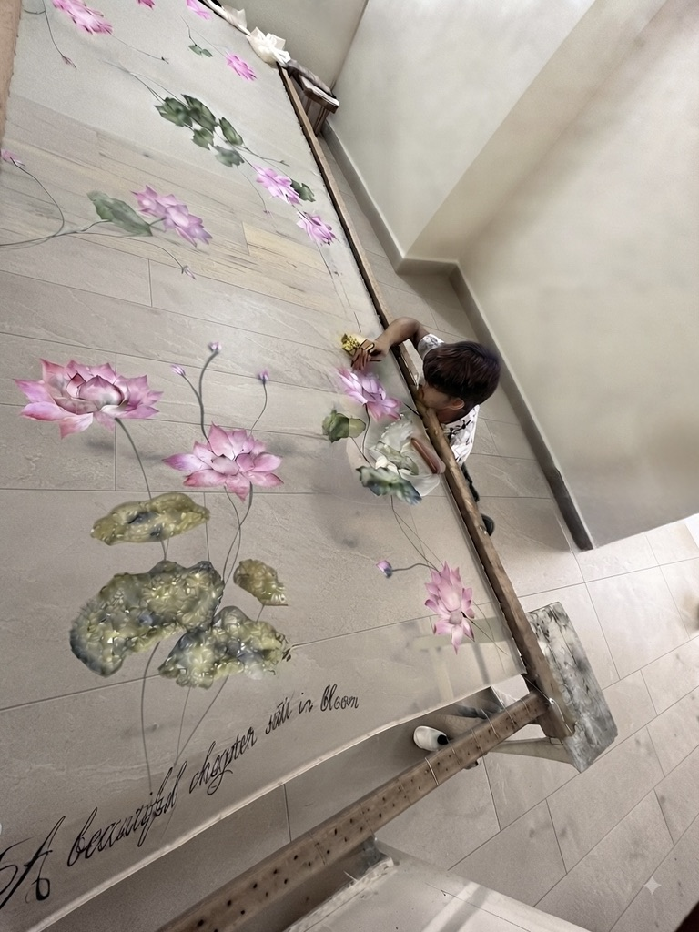 Hand and machine embroidery